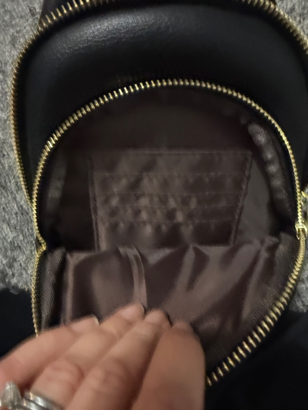 Inicat: BlackCrossbody Sling Bag with Gold Hardware - Picture 3 of 5